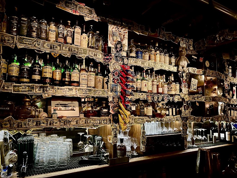 The Dead Rabbit warm Victorian interior